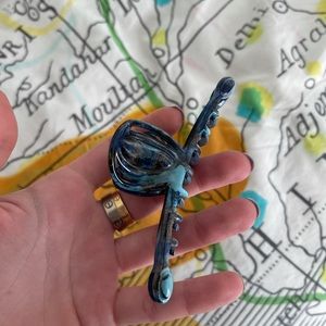 Set of four claw clips